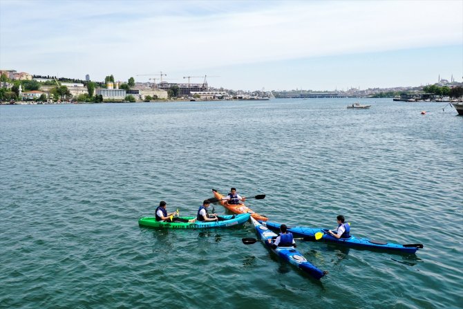 Kano-kürek etkinliğine katılan 305 engelli yarışarak eğlendi