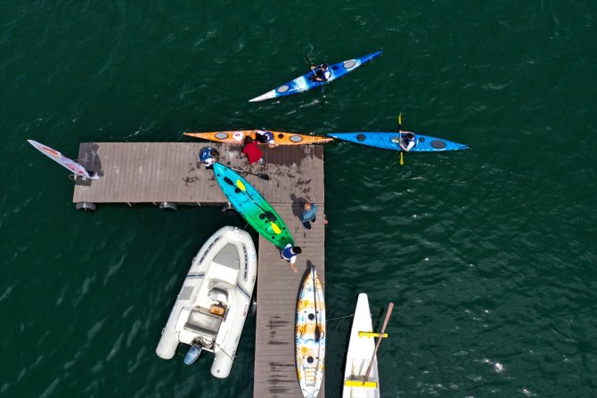Kano-kürek etkinliğine katılan 305 engelli yarışarak eğlendi