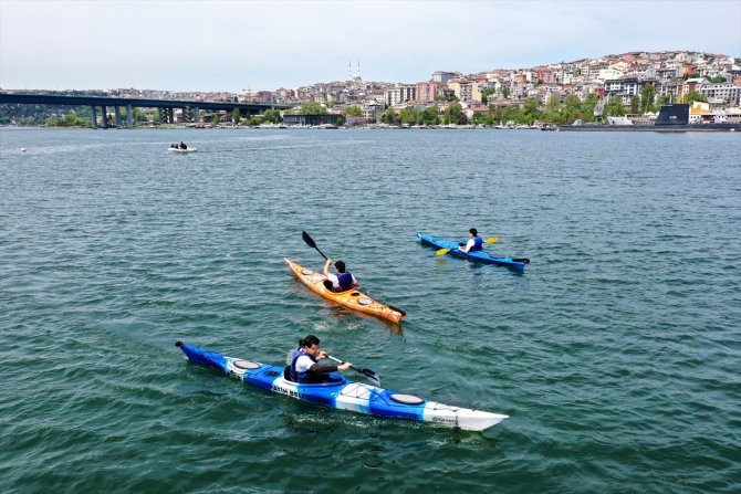 Kano-kürek etkinliğine katılan 305 engelli yarışarak eğlendi