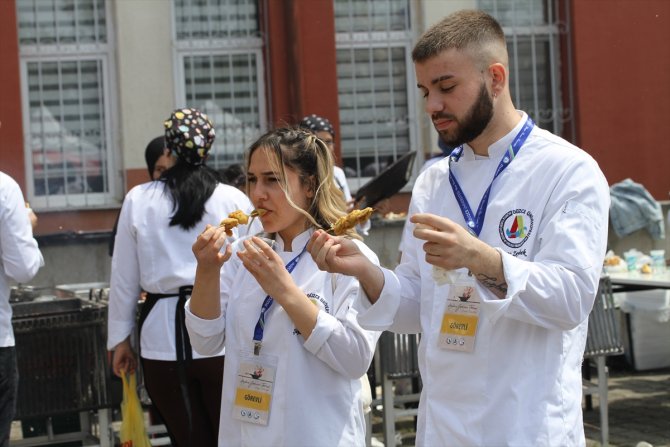 Üniversite öğrencileri ve şefler Gastronomi Festivali'nde becerilerini sergiledi
