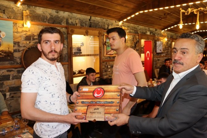 Seydişehir Kaymakamı Pişkin ile Belediye Başkanı Tutal, askere gidecek gençleri ağırladı