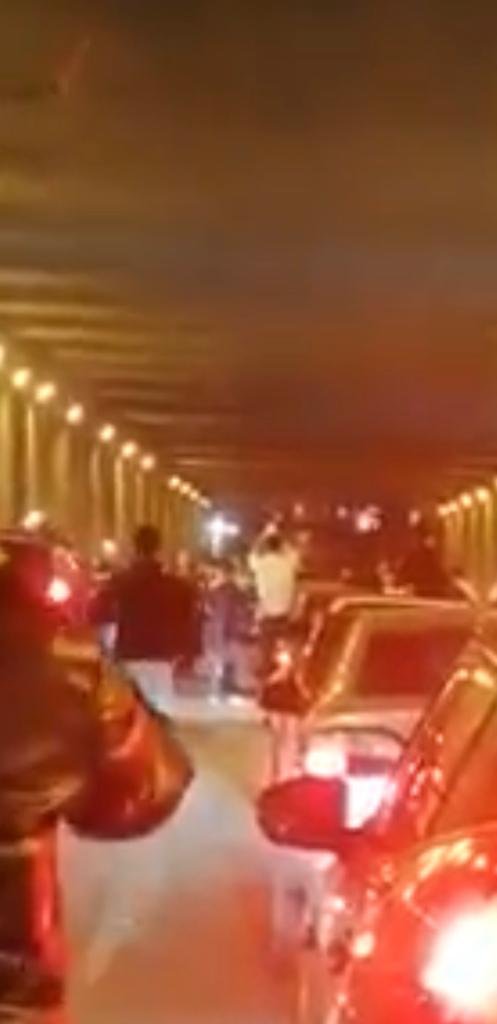 Asker uğurlamada, tünelde yol kesip havaya ateş açtılar