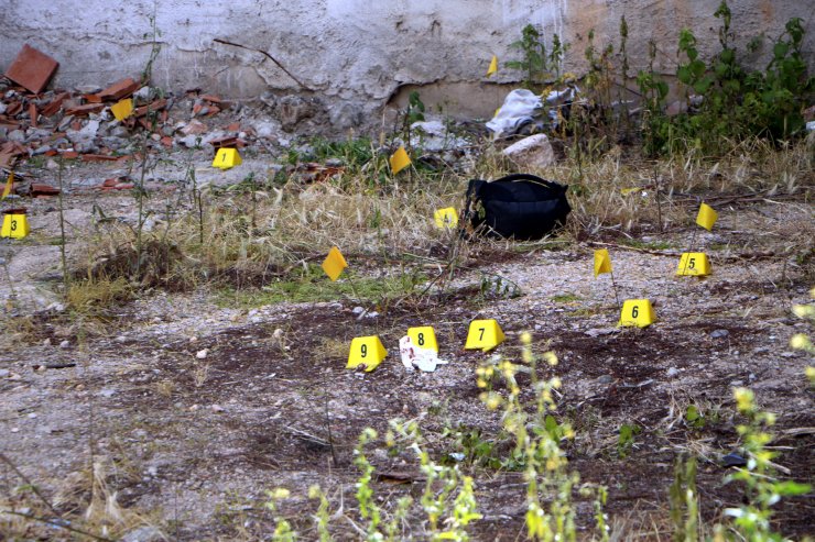 Buldukları cismi patlatan 4 çocuk yaralandı