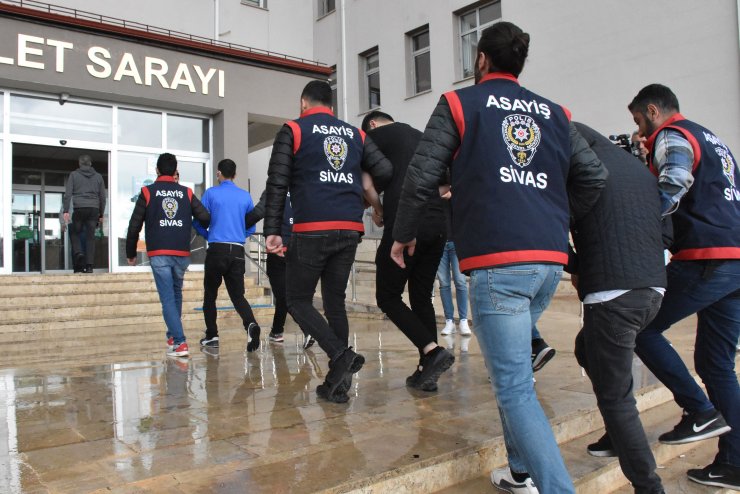 Cep telefonu hırsızlığı şüphelileri yakalandı