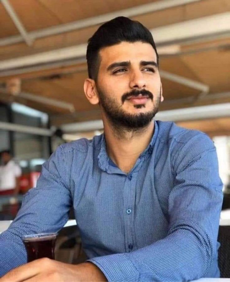 Cep telefonunu şarj etmek isterken akıma kapılıp öldü