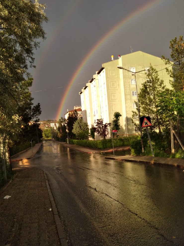 Diyarbakır'da 'gökkuşağı' seyirlik görüntü oluşturdu