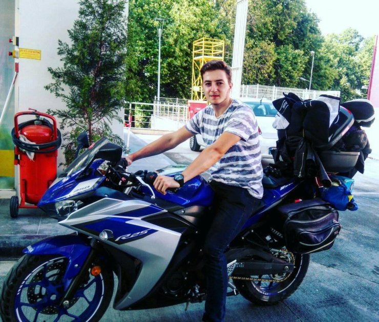 (Ek Bilgilerle)Sultanbeyli'de motosikletli yunus ekibi TIR ile çarpıştı: 1 şehit 1 yaralı 