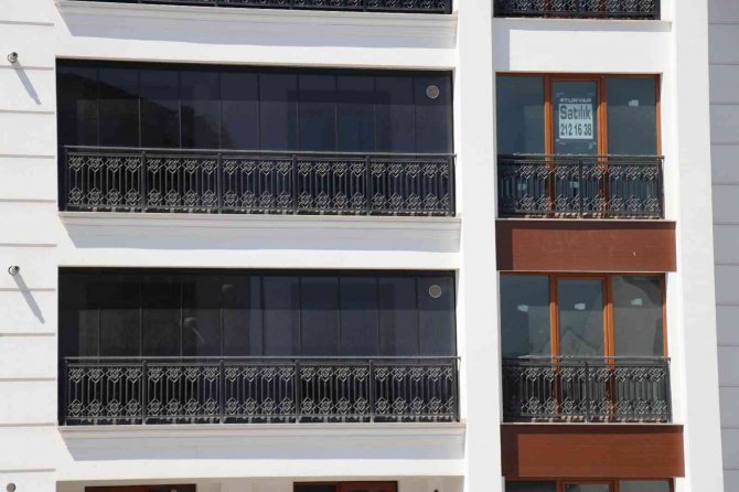 Fırsatçılar bir günde daire fiyatlarını uçurdu