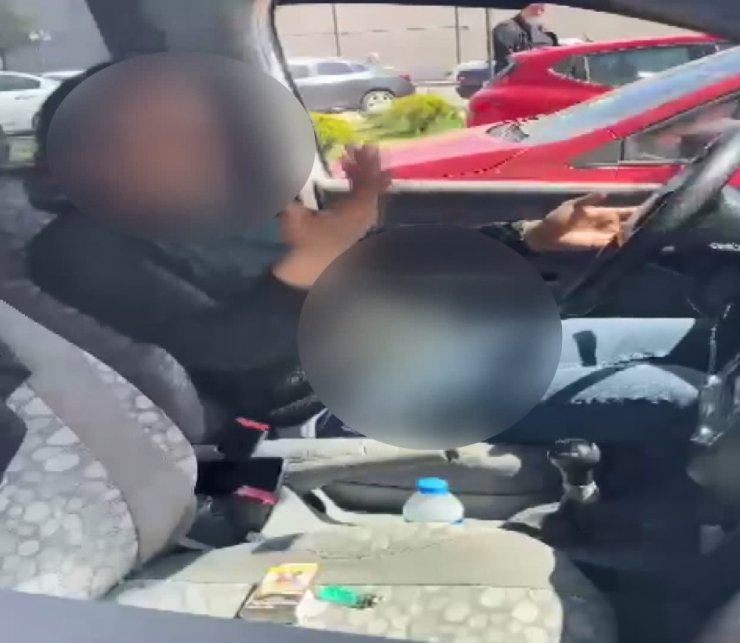 Hastane bahçesindeki teşhirciyi video kaydıyla ifşa etti