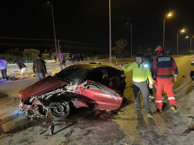 İki otomobil çarpıştı: 4 yaralı