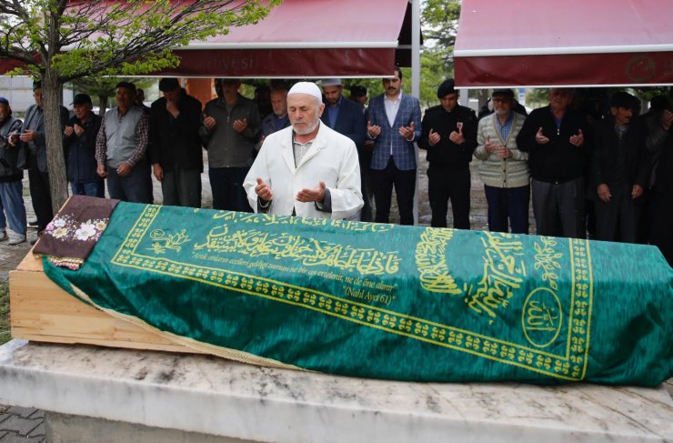 Jandarmayla diyalogları gündem olan 86 yaşındaki Tevhide Yalçın, vefat etti