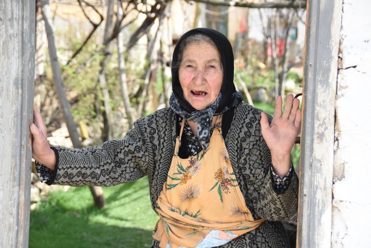 Jandarmayla diyalogları gündem olan 86 yaşındaki Tevhide Yalçın, vefat etti