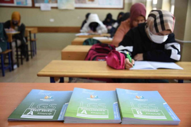 Konya Büyükşehir, öğrencilere sınav tecrübesi kazandırıyor