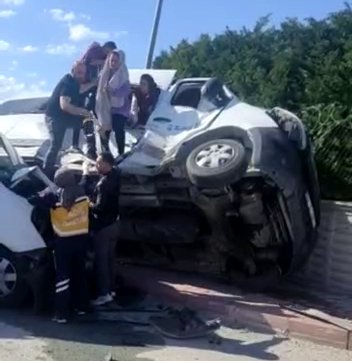 Konya'da 14 kişinin yaralandığı okul servislerinin kazasına soruşturma