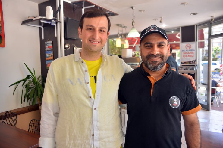 Nefes borusuna yemek kaçtı, 'Heimlich manevrası' bilen işletmeci kurtardı