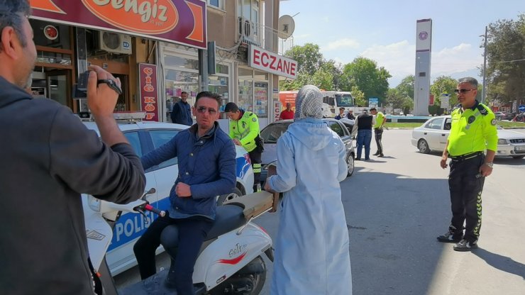 Plakasız motosikletin kasksız sürücüsüne 3 bin 287 TL ceza