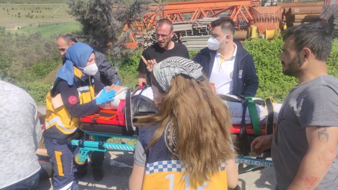 Sürücünün araçtan fırladığı kazada can pazarı