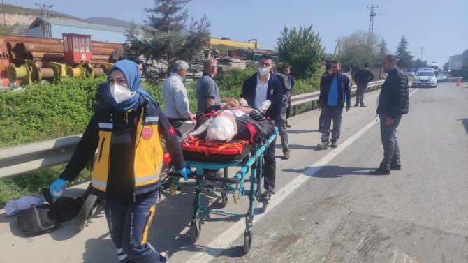 Sürücünün araçtan fırladığı kazada can pazarı