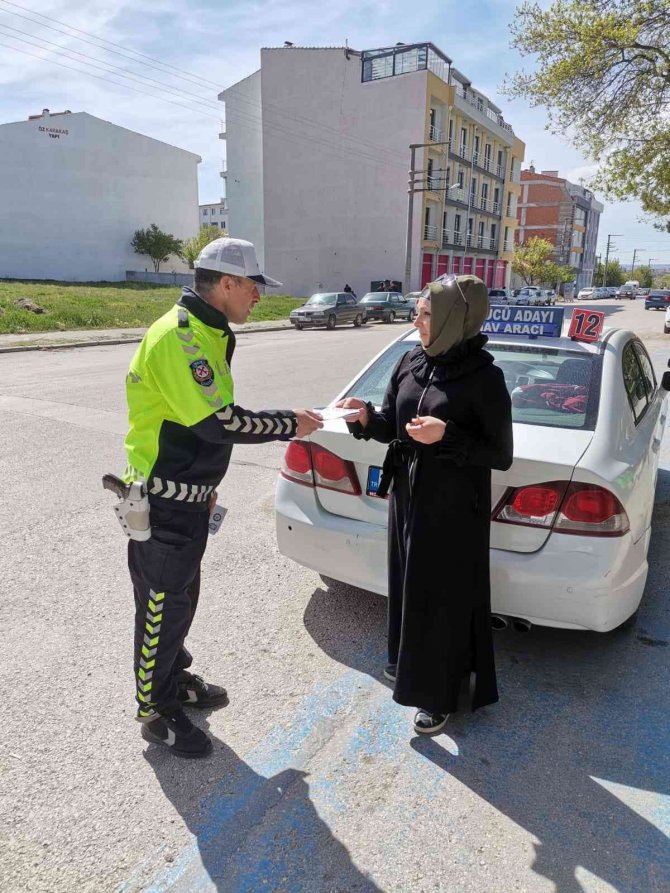 Trafik kurallarına uyulması için bilgilendirme yapıldı