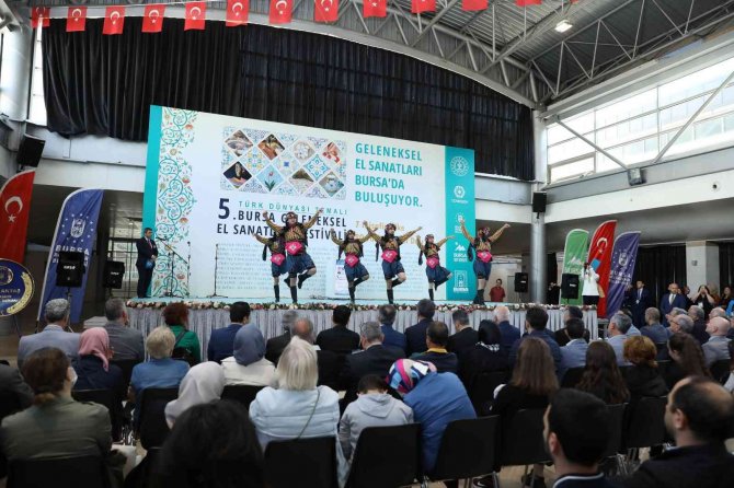 Türk dünyasının geleneksel sanatları vitrine çıktı