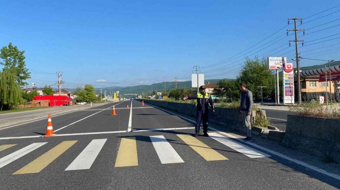 Yayalara yol vermeyen sürücülere ceza yağdı