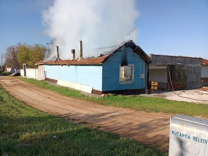 Ev yangını korkuttu