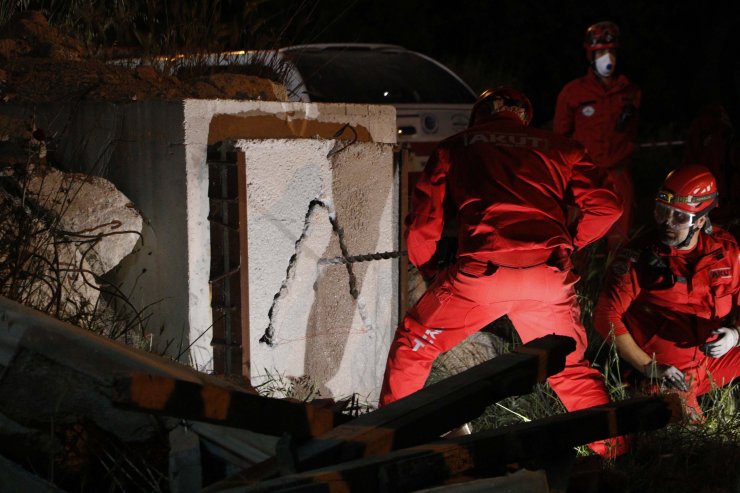 Gerçeği aratmayan deprem tatbikatı 