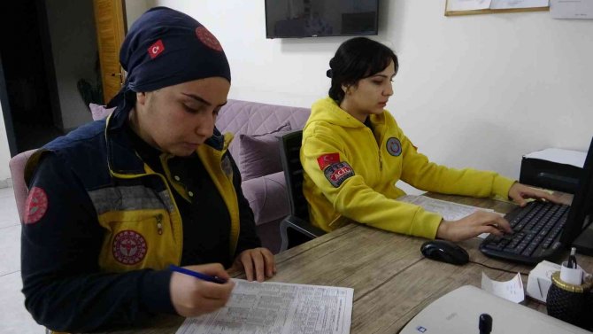 Hasta yakınları ambulansı kaçırmak istedi