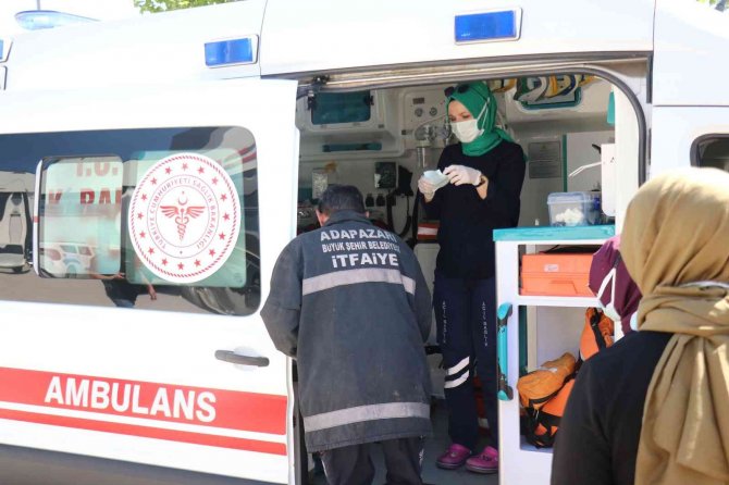 İnşaat malzemelerinin olduğu depo alev alev yandı