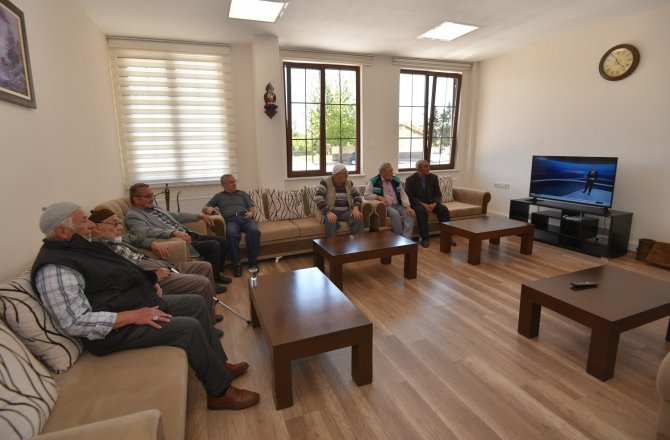 Karatay Belediyesi’nden 3 yeni emekli konağı