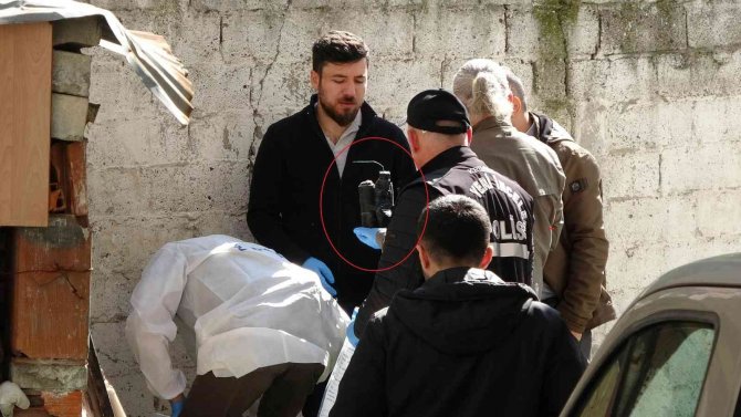 Kayıp kedisini ararken saklanmış bomba buldu