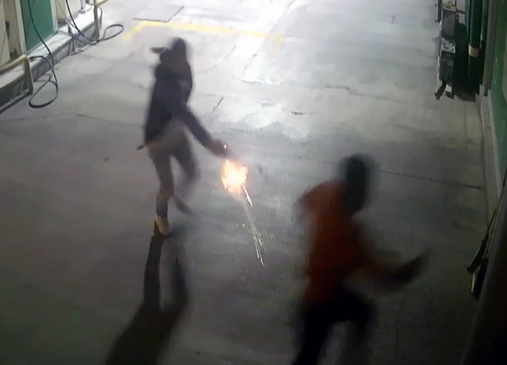 Kumar kavgasında kurşunlardan zıplayarak kurtulmaya çalıştı