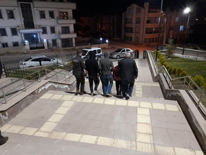 Nevşehir’den çaldılar, Kayseri’de yakalandılar