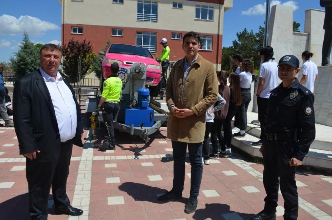 Trafik ekiplerinin simülasyon eğitimi renkli görüntülere sahne oldu