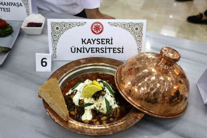 Üniversite de lezzetler yarıştı