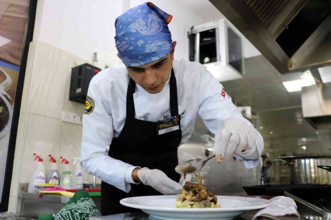 Üniversite de lezzetler yarıştı