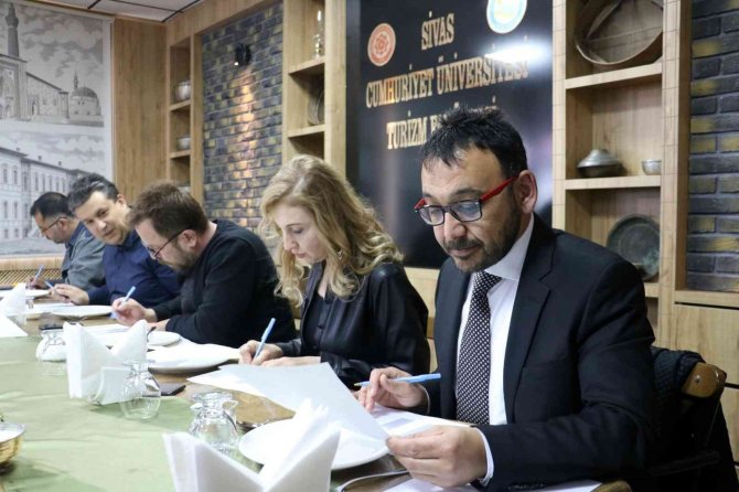 Üniversite de lezzetler yarıştı