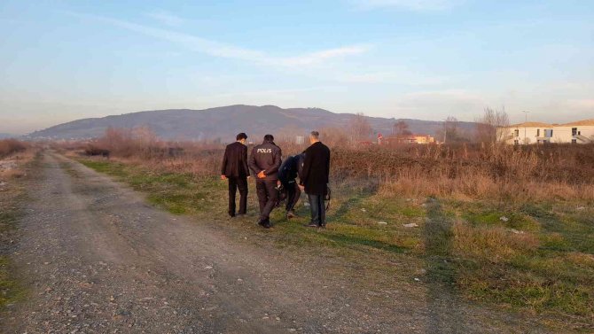 11 yıllık arkadaşının cesedi elleri ve ayakları bağlı halde bulundu