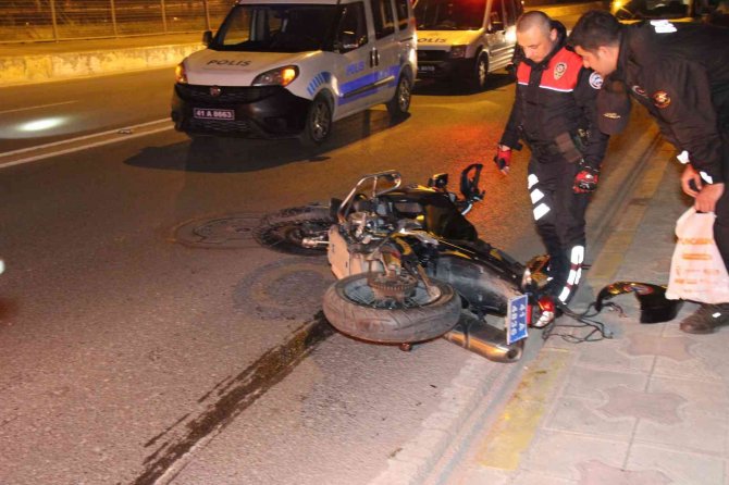 Görevden dönen polis kaza yaptı