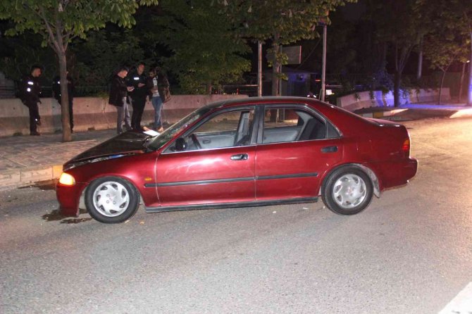 Görevden dönen polis kaza yaptı