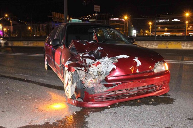 Görevden dönen polis kaza yaptı