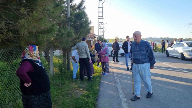 İki otomobil ve motosikletin karıştığı kazada 1 kişi yaralandı