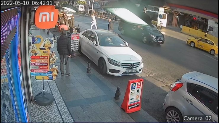 Kardeşlerin "omuz atma" kavgası