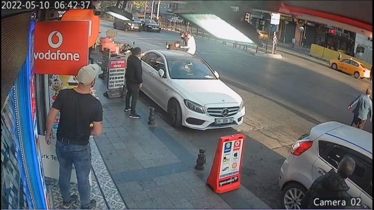 Kardeşlerin "omuz atma" kavgası