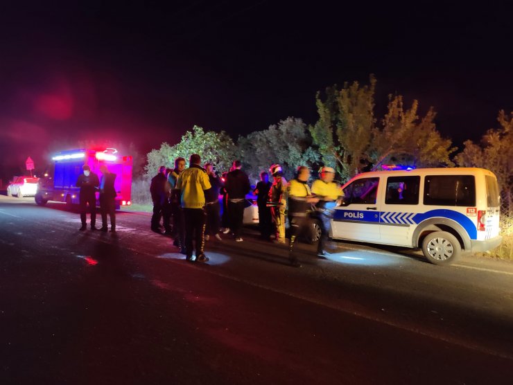 Kazada takla atan otomobilden fırlayan 2 kişi ağır yaralandı