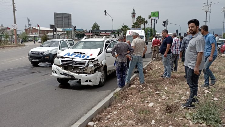 AFAD aracı ile motosiklet çarpıştı: 2 ölü