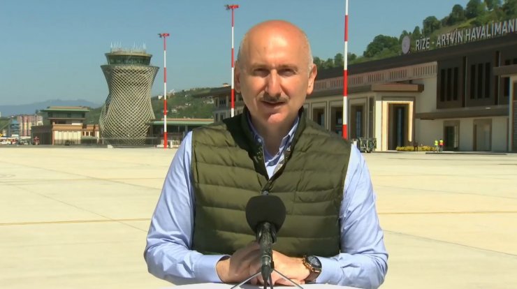 Bakan Adil Karaismailoğlu 'Lojistik Forum 2022’de öğrencilerle bir araya geldi