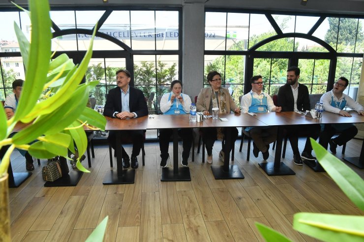 Bakan Yanık'tan down sendromlu gençlere ziyaret