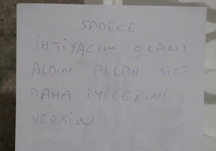 Hırsız 'İhtiyacım olanı aldım' notu bırakarak, kıymalı yumurta yapıp, duş almış