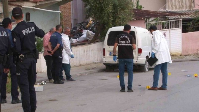 Husumetlisini sokak ortasında pompalı tüfekle vurdu